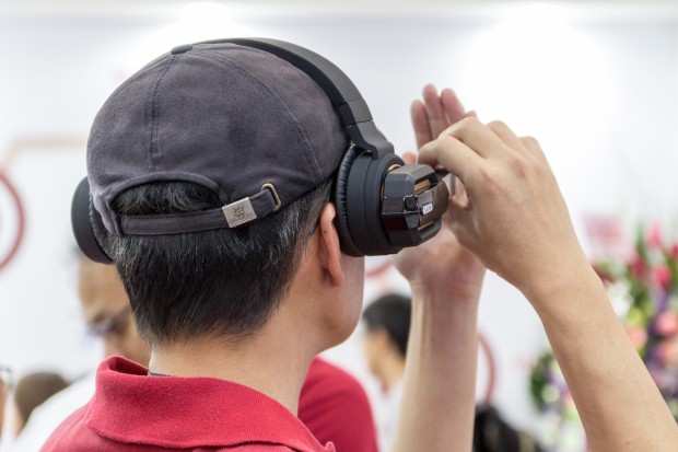 Die SiME Smart Headphones im Einsatz (Bild: Tobias Költzsch/Golem.de)