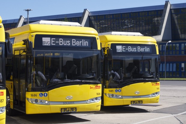 F&uuml;r diesen Betriebshof soll sp&auml;ter auch eine dritte Induktionsladestation gebaut werden. (Foto: Andreas Sebayang/Golem.de)