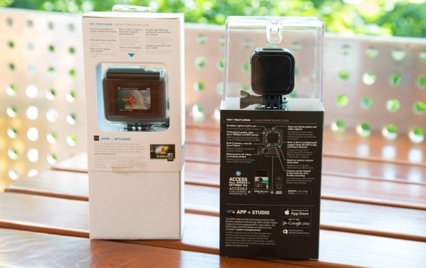 R&uuml;ckansicht der beiden neu angek&uuml;ndigten Gopro-Modelle Hero+ LCD und Hero 4 Session (Bild: Martin Wolf/Golem.de)