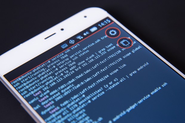 Das MX4 mit Terminal-App (Bild: Martin Wolf/Golem.de)