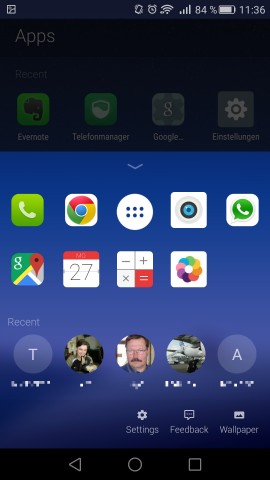 Zieht der Nutzer die konfigurierbare App-Leiste hoch, erscheinen weitere Anwendungen sowie Schnellzugriffe auf die letzten Kontakte. (Screenshot: Golem.de)
