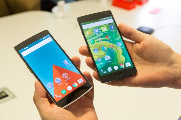 Links das Oneplus One, rechts das Oneplus Two (Bild: Martin Wolf/Golem.de)