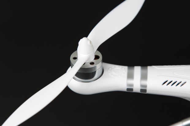 Die Propeller sind mit Plastikkappen befestigt.(Bild: Martin Wolf/Golem.de)