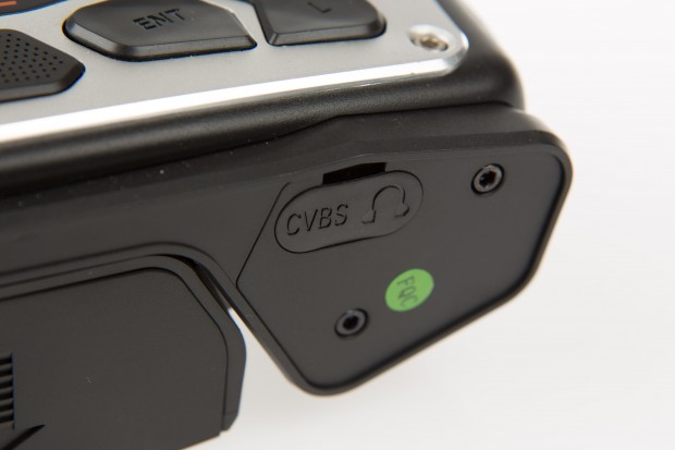 Die DEVO F12E verf&uuml;gt &uuml;ber zahlreiche Anschlussm&ouml;glichkeiten.<br>(Bild: Martin Wolf/Golem.de)