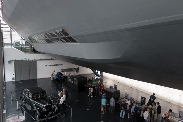 LZ 129 Hindenburg war das gr&ouml;&szlig;te Luftschiff - hier ein Teilnachbau im Zeppelinmusem Friedrichshafen. (Foto: Werner Pluta/Golem.de)