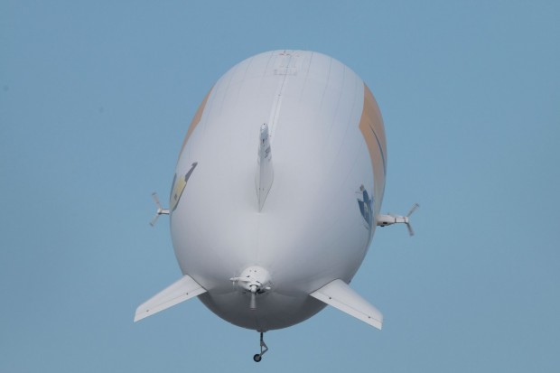Der Zeppelin NT ist nicht leichter als Luft. Seine Motoren bringen ihn nach oben. (Foto: Werner Pluta/Golem.de)