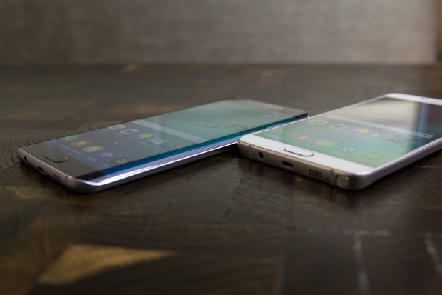 Das Galaxy S6 Edge+ und das Galaxy Note 5 im direkten Vergleich (Bild: Tobias Költzsch/Golem.de)