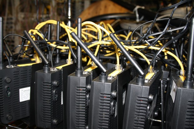 Breitbandmodems im G.fast-Labor - hohe Datenraten können in Verbindung mit G.fast mit Vectoring realisiert werden. (Foto: Christoph von Schierstädt/Lantiq)