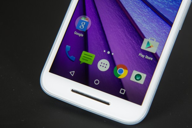 Das mittlerweile dritte Moto G hat wie sein Vorgänger ein 5 Zoll großes Display. (Bild: Martin Wolf/Golem.de)