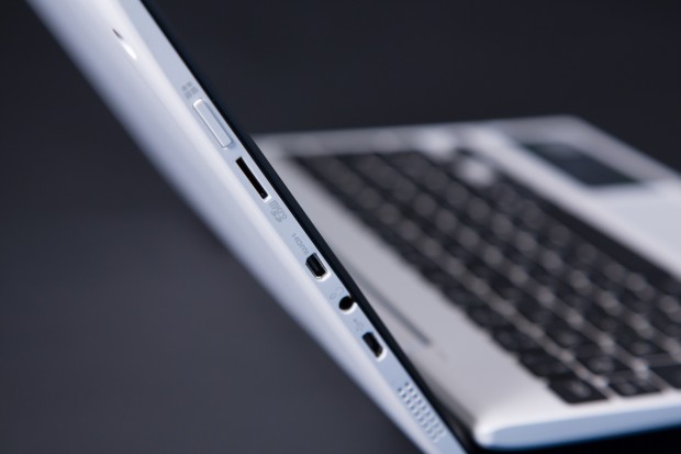 Die Anschlüsse am Tablet... (Bild: Martin Wolf/Golem.de)