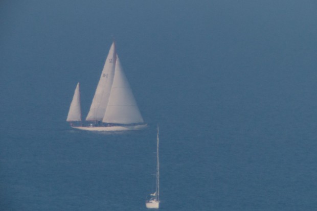 Allerdings vergrößert das Spektiv nicht nur das Motiv, sondern auch alles dazwischen. (Foto: Werner Pluta/Golem.de)