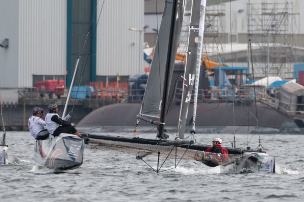Wichtig zum Foilen sind das Gewicht und seine Verteilung - ein passiver Gast (mit weißem Helm) stört eher. (Foto: Werner Pluta/Golem.de)
