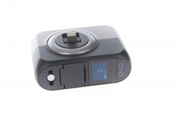 &Uuml;ber den Lightning-Adapter wird die Dxo One mit einem iPhone verbunden. (Bild: Martin Wolf/Golem.de)