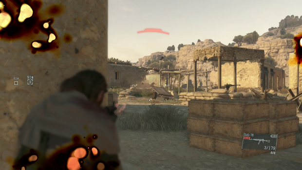 Wenn Snake getroffen wird, wird das durch unsch&ouml;ne Flecken angezeigt. (Screenshot: Golem.de)