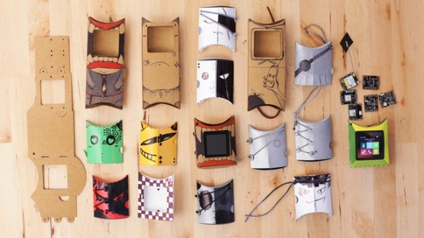 F&uuml;r das Touchscreen-Kit gibt es eine H&uuml;lle aus verst&auml;rktem Papier. (Bild: Seeed)