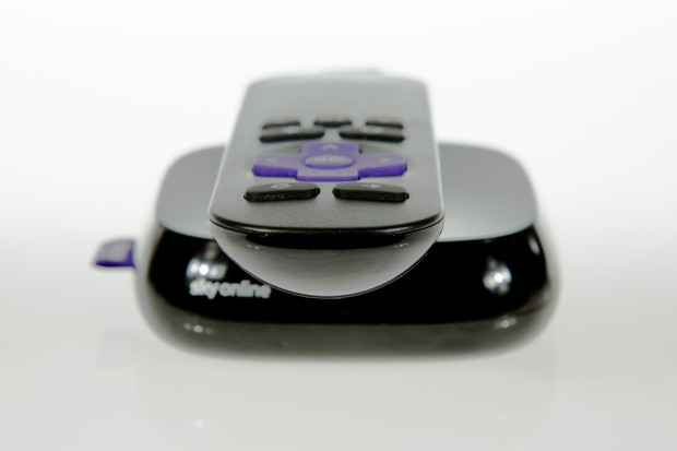 Sky Online TV Box mit Infrarotfernbedienung (Bild: Andr&eacute; Schume/Golem.de)
