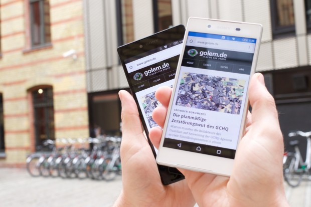 Display der Xperia-Z5-Modelle l&auml;sst sich gut in heller Umgebung erkennen. (Bild: Michael Wieczorek/Golem.de)