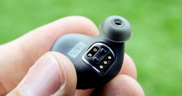 Der Fitness-Kopfh&ouml;rer The Dash (Bild: Tobias K&ouml;ltzsch/Golem.de)