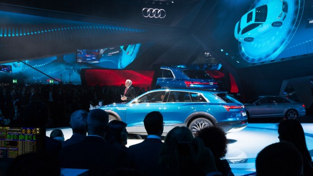 Audis Technikchef Ulrich Hackenberg stellte das Auto vor. (Foto: Martin Wolf/Golem.de)