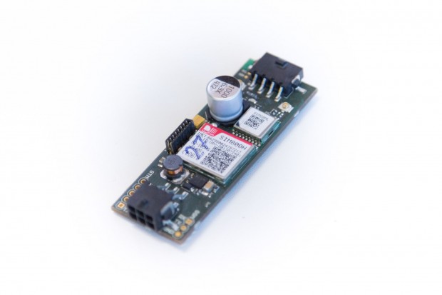 Das Board soll E-Bikes vernetzen. Es enth&auml;lt einen GPS-Sensor, Bluetooth und eine Sim-Karte. (Foto: Martin Wolf/Golem.de)