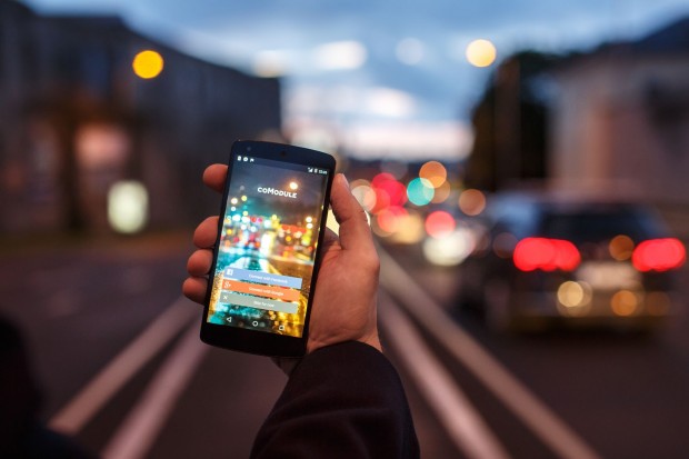 F&uuml;r die Radler gibt es eine App, ... (Foto: Comodule)