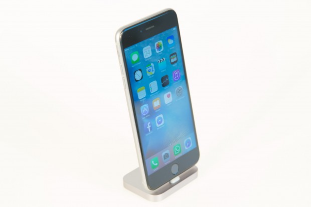 Äußerlich sieht das iPhone 6S Plus genauso aus wie sein Vorgängermodell. (Bild: Martin Wolf/Golem.de)