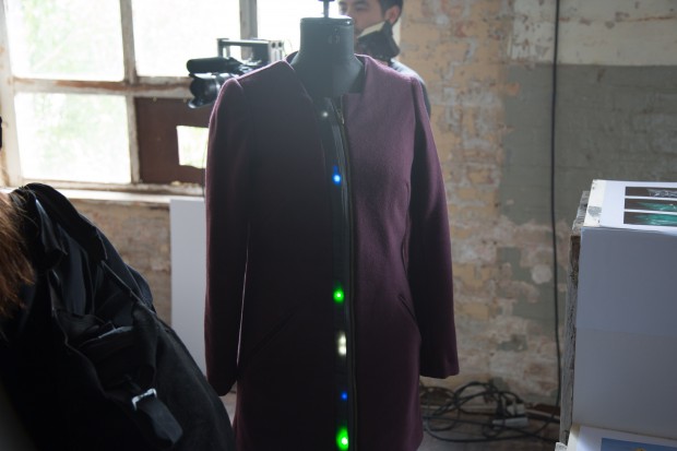 Dezente Lichteffekte im Rei&szlig;verschluss (Foto: Martin Wolf/Golem.de)