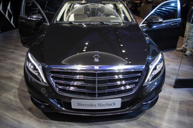 Mercedes erm&ouml;glicht selbst beim &uuml;ber 180.000 Euro teuren S600 Maybach keine Integration von Carplay oder Android Auto - die eigene App-Auswahl ist nicht umfangreich. (Bild: Tobias K&ouml;ltzsch/Golem.de)