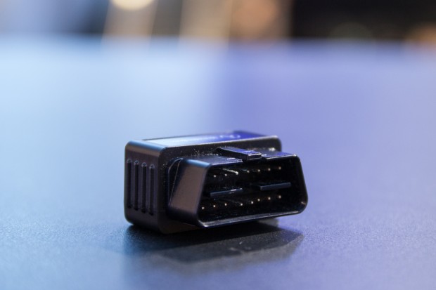 Mit einem neuen Adapter k&ouml;nnen auch &auml;ltere Mercedes-Benz-Wagen bis zum Baujahr 2002 smart gemacht werden. (Bild: Tobias K&ouml;ltzsch/Golem.de)