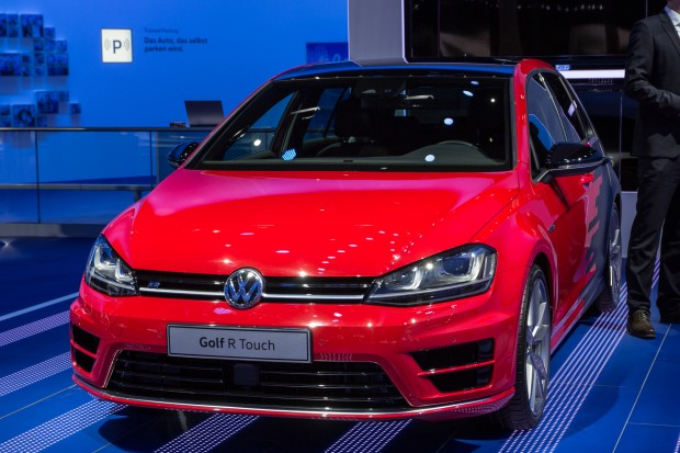 Der Golf R Touch ist Volkswagens Versuchsauto, in das neue Technologien eingebaut werden. (Bild: Tobias K&ouml;ltzsch/Golem.de)