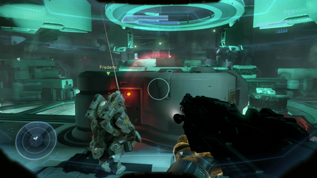 Die verwinkelten G&auml;nge erlauben dem Team, Feinde aus mehreren Stellungen anzugreifen. (Bild: Screenshot Golem.de)