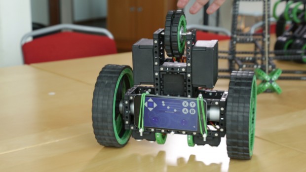 Werden die Sensoren eines Smartphones genutzt, kann das Trike auch wie ein Segway fahren. (Foto: Martin Wolf/Golem.de)