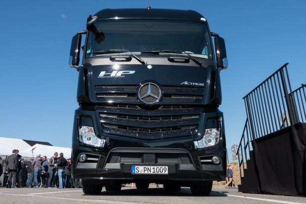 ... vom Typ Mercedes Benz Actros. (Foto: Werner Pluta/Golem.de)