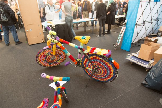 Leider gab es in Berlin nicht das große Außengelände wie in Hannover. Das Rad hätten wir gern im Praxistest gesehen. (Foto: Martin Wolf/Golem.de)
