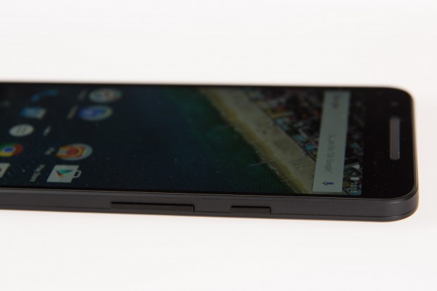 Das Nexus 5X von der Seite (Bild: Martin Wolf/Golem.de)