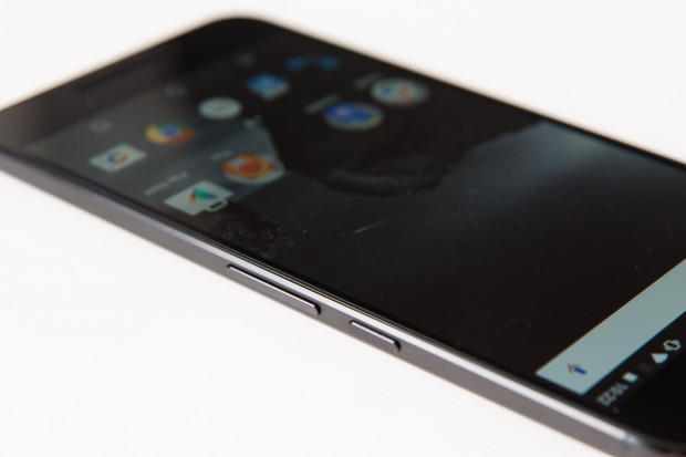 Das Nexus 6P von der Seite (Bild: Martin Wolf/Golem.de)