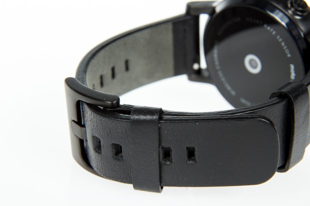 Das Lederarmband der Moto 360 (Bild: Martin Wolf/Golem.de)