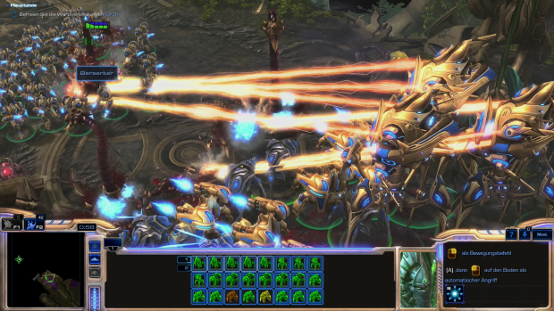Eine riesige Protoss-Armee kämpft gegen einen verbliebenen letzten Zergling... (Screenshot: Golem.de)