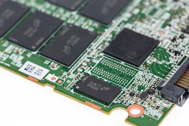 Als DRAM-Cache dienen 512 MByte (Foto: Martin Wolf/Golem.de)