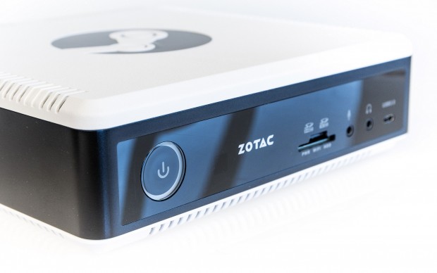 An der Front sitzen Audio, Mikrofon, SD-Kartenleser und USB Type-C. (Foto: Martin Wolf/Golem.de)