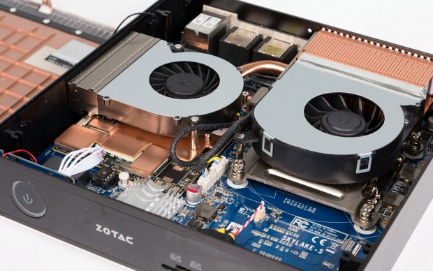 Prozessor und Grafikeinheit werden einzeln gekühlt. (Foto: Martin Wolf/Golem.de)