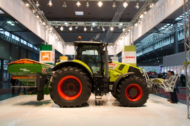 Die Sensoren erfassen den Zustand der Pflanzen und steuern den D&uuml;ngerstreuer. (Foto: Werner Pluta/Golem.de)