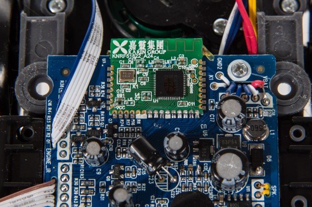 Das Herzst&uuml;ck ist ein popul&auml;rer Mikrocontroller mit integriertem Bluetooth-Sender. (Foto: Martin Wolf/Golem.de)