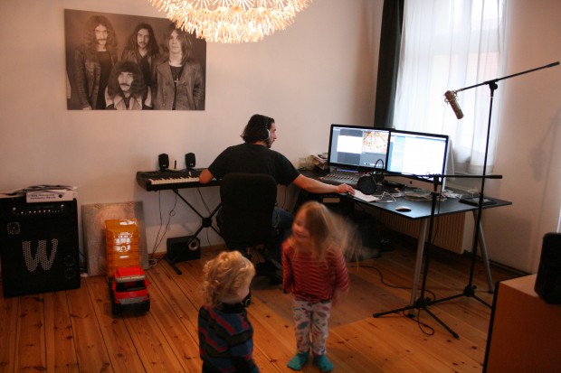 Arbeiten zwischen Kind und Kegel (Bild: DoDings)