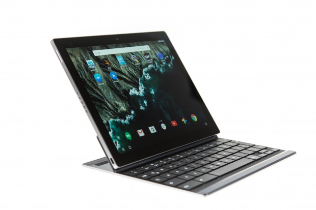 Googles neues Tablet Pixel C mit der optional erhältlichen Tastatur (Bild: Martin Wolf/Golem.de)