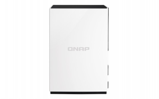In das Gehäuse ... (Bild: Qnap)