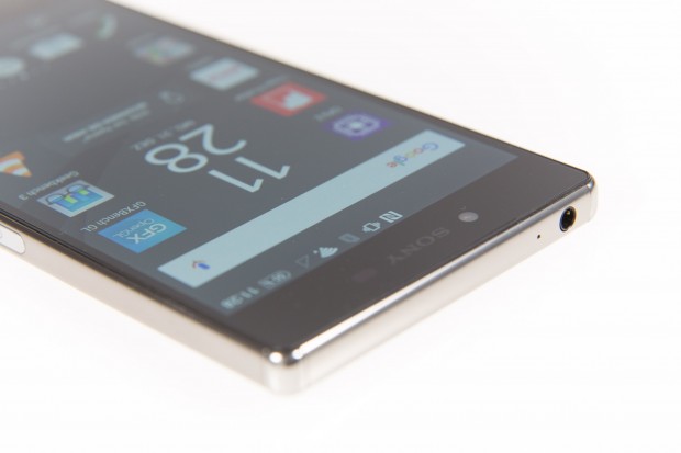 Das Display hat eine Auflösung von 3.840 x 2.160 Pixeln - Sony nennt das Gerät dementsprechend "4K-Smartphone". (Bild: Martin Wolf/Golem.de)