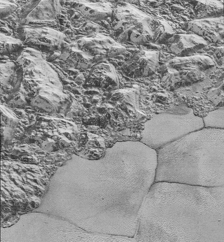 Beim Vorbeiflug nahm sie hochaufgelöste Fotos von der Oberfläche des Pluto auf. (Foto: Nasa/JHUAPL/SwRI)