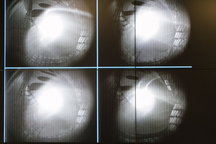 Premiere gelungen: Die Kameras im Stellarator haben das Heliumplasma aufgenommen. (Foto: Werner Pluta/Golem.de)
