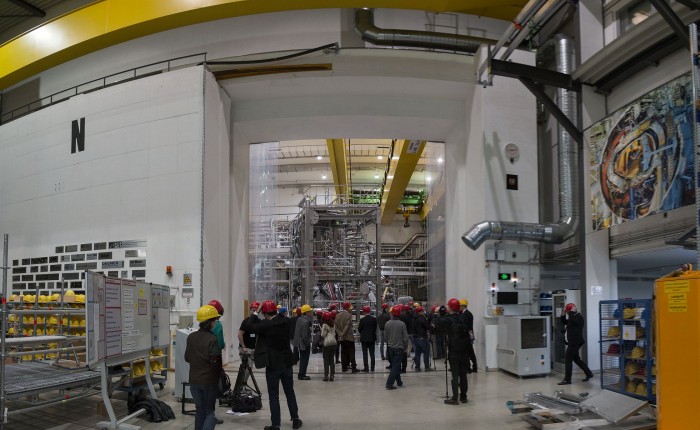 Die Stellaratorhalle wird mit meterdicken Betontüren verschlossen. (Foto: Werner Pluta/Golem.de)
